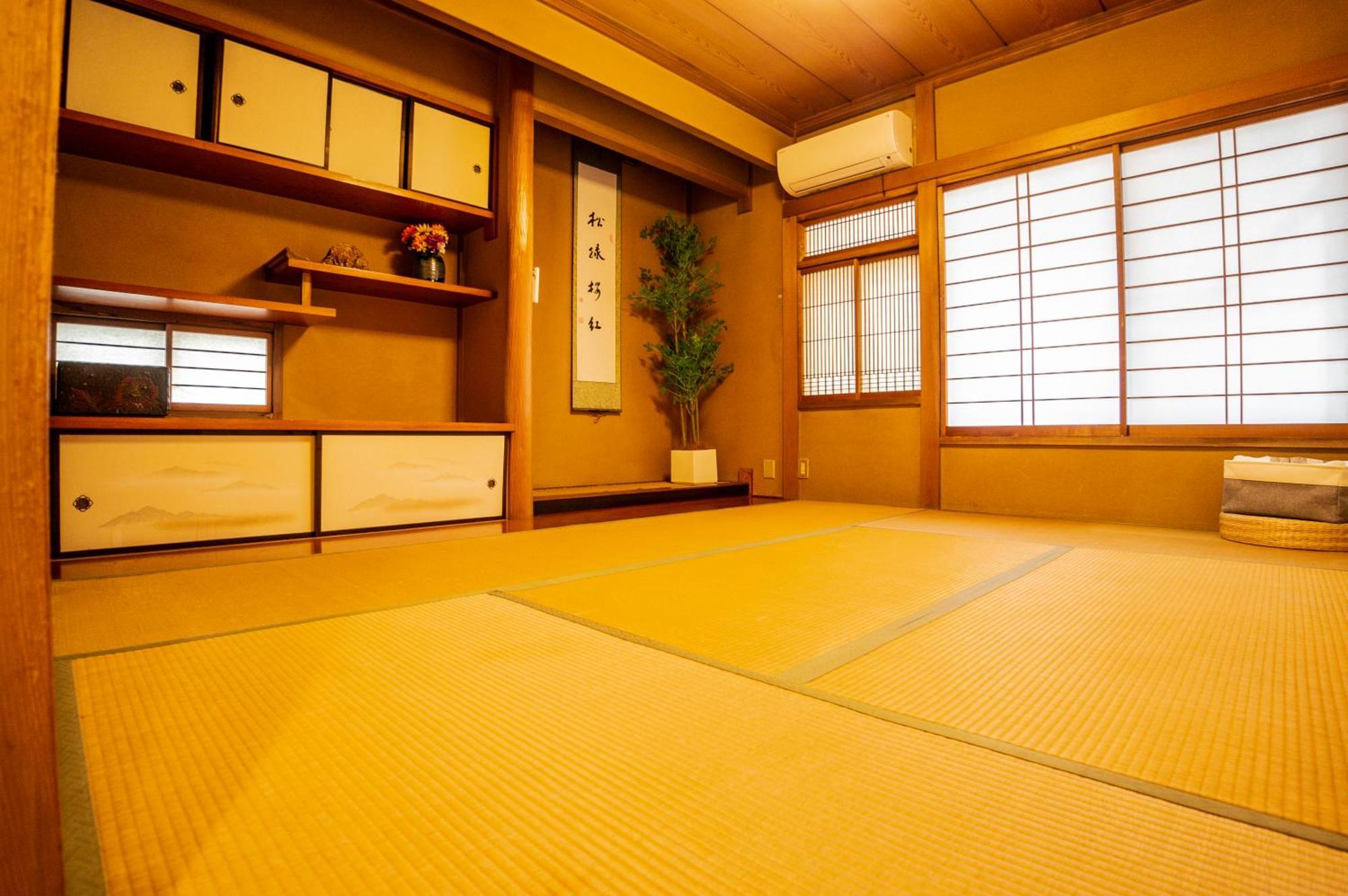 Family Or Business Travel 20 Percent Off 20 Guests 144Sqm Free Ikebukuro Shuttle 2 Kitchens Bathrooms 4 Bedrooms Tokyo Bagian luar foto
